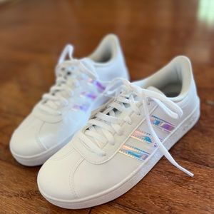 ⭐️ NWT Kids Adidas Size 2: VL Court 2.0 ⭐️